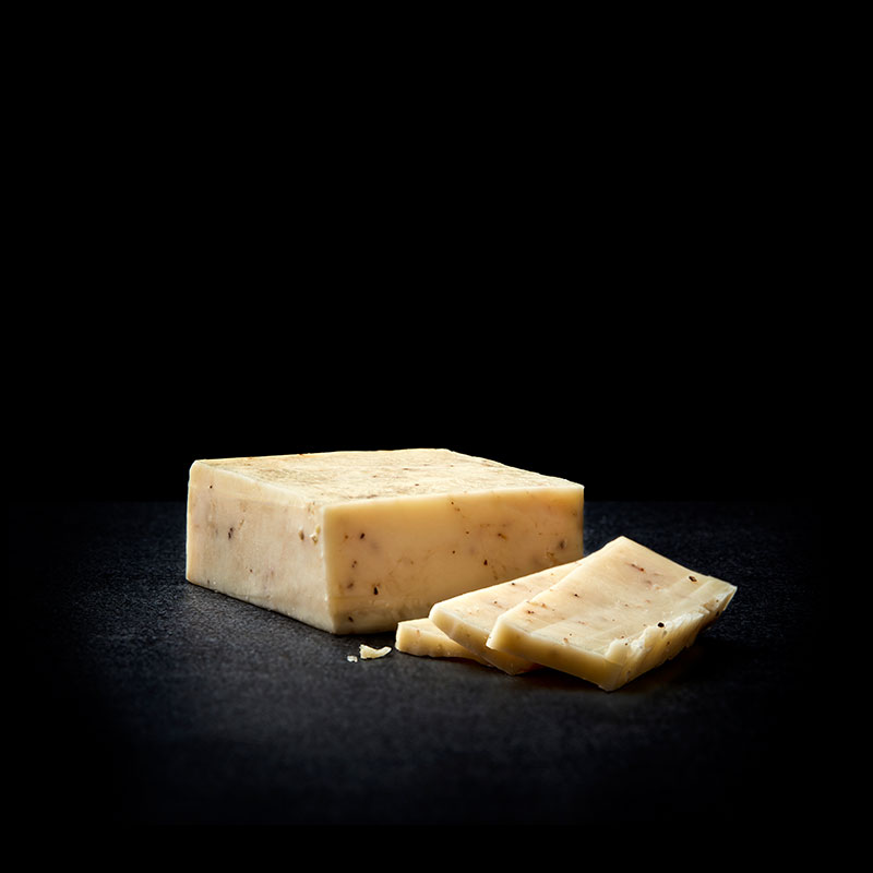Product image of Garlic & Pepper Cheddar